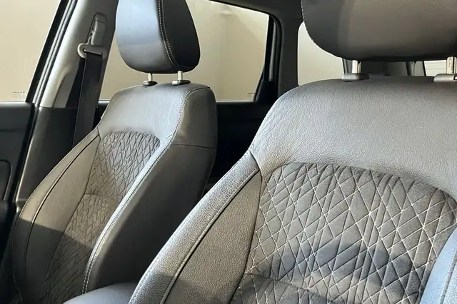 Suzuki Vitara view 14
