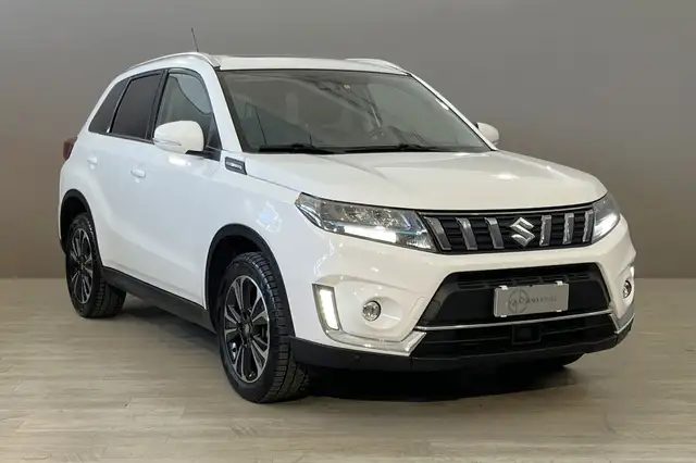 Suzuki Vitara view 3