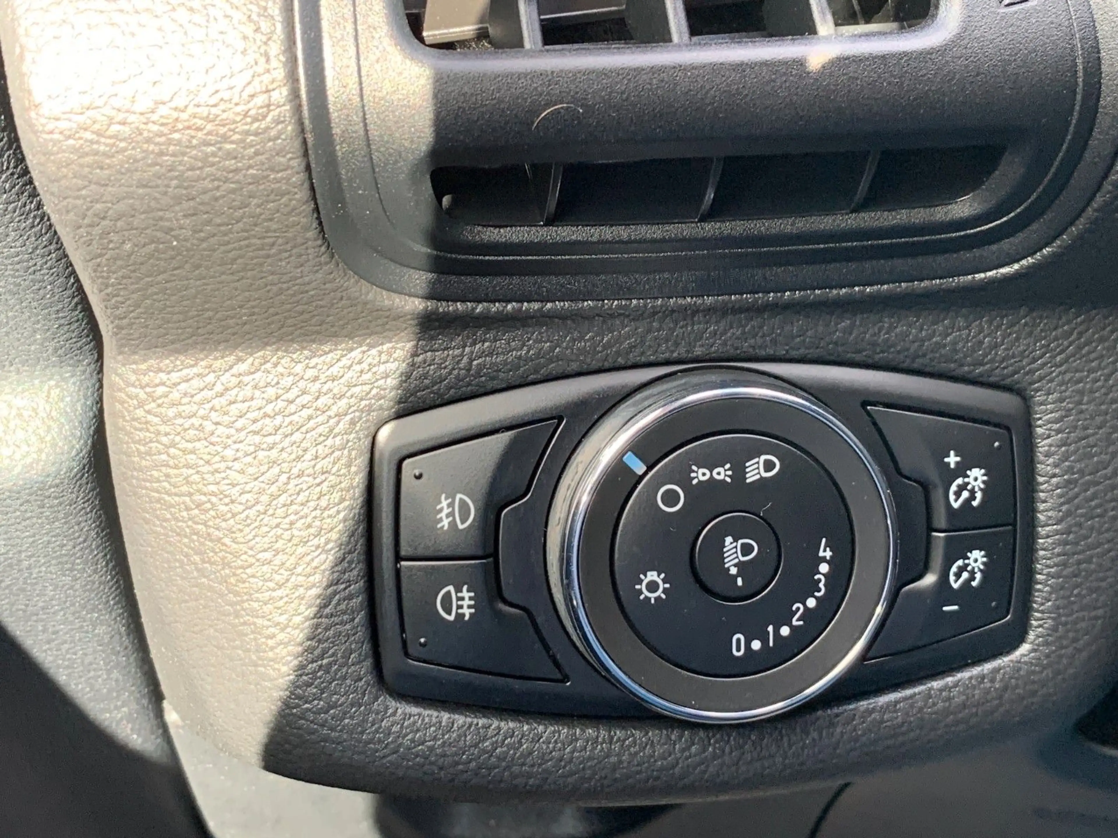 Ford B-Max B-MAX Sync Edition*BT*SiHz*PDC*1,6L — photo 18