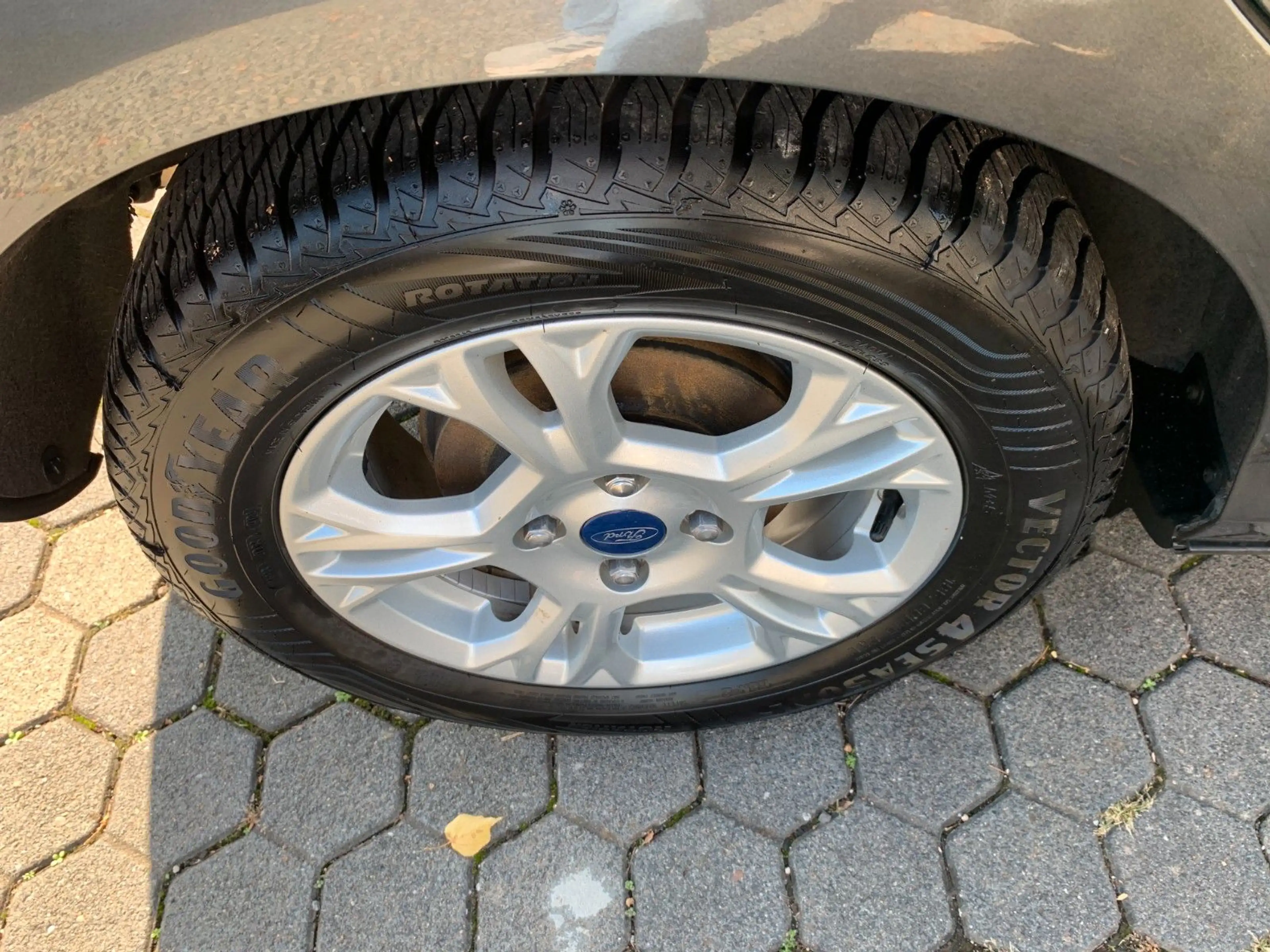 Ford B-Max B-MAX Sync Edition*BT*SiHz*PDC*1,6L — photo 8