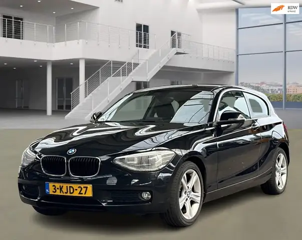 BMW 114 1-serie 114i Upgrade Edition NAVI PSENSOR LEDER CR