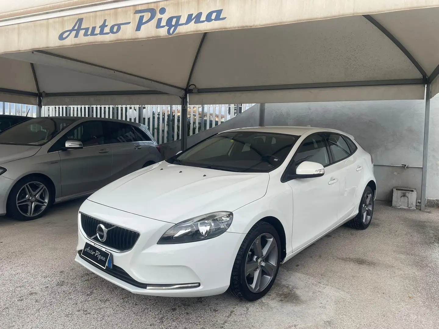 Volvo V40 V40 II 2012 2.0 d2 R-design Momentum Blanco - 1