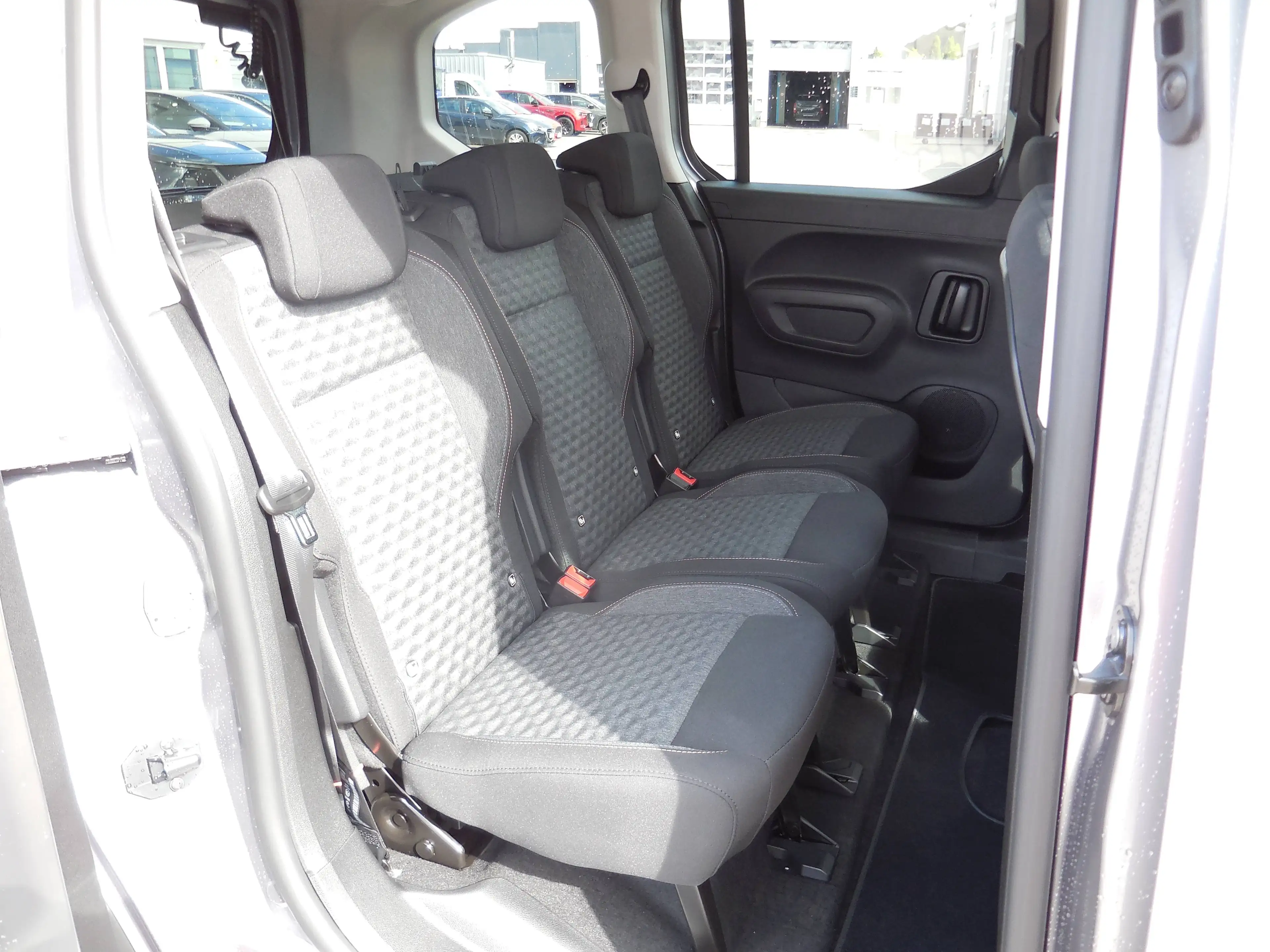 Peugeot Rifter GT L1 BlueHDi 130 EAT8*Sitz- und Lenkradheizung* — photo 9