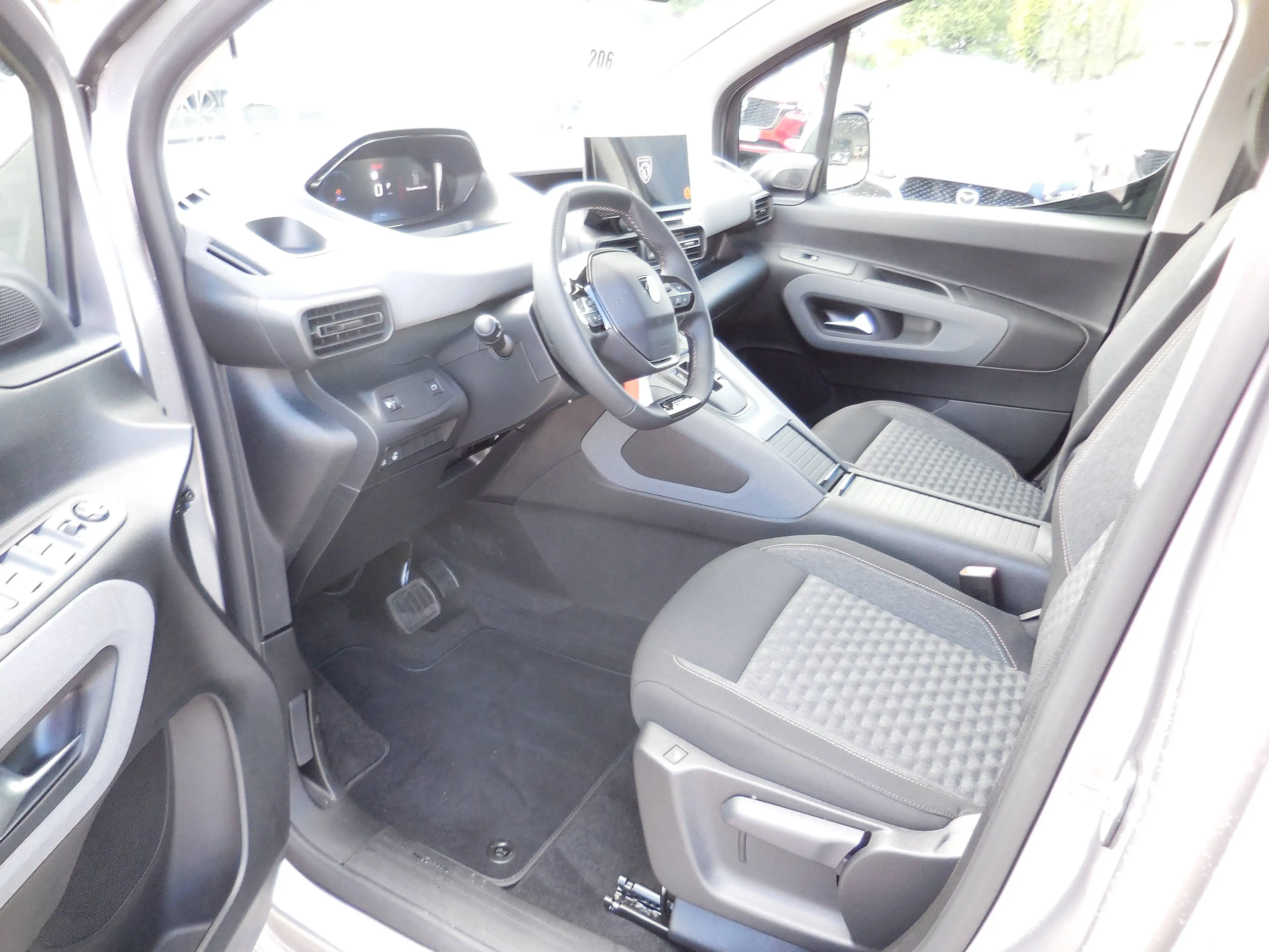 Peugeot Rifter GT L1 BlueHDi 130 EAT8*Sitz- und Lenkradheizung* — photo 11