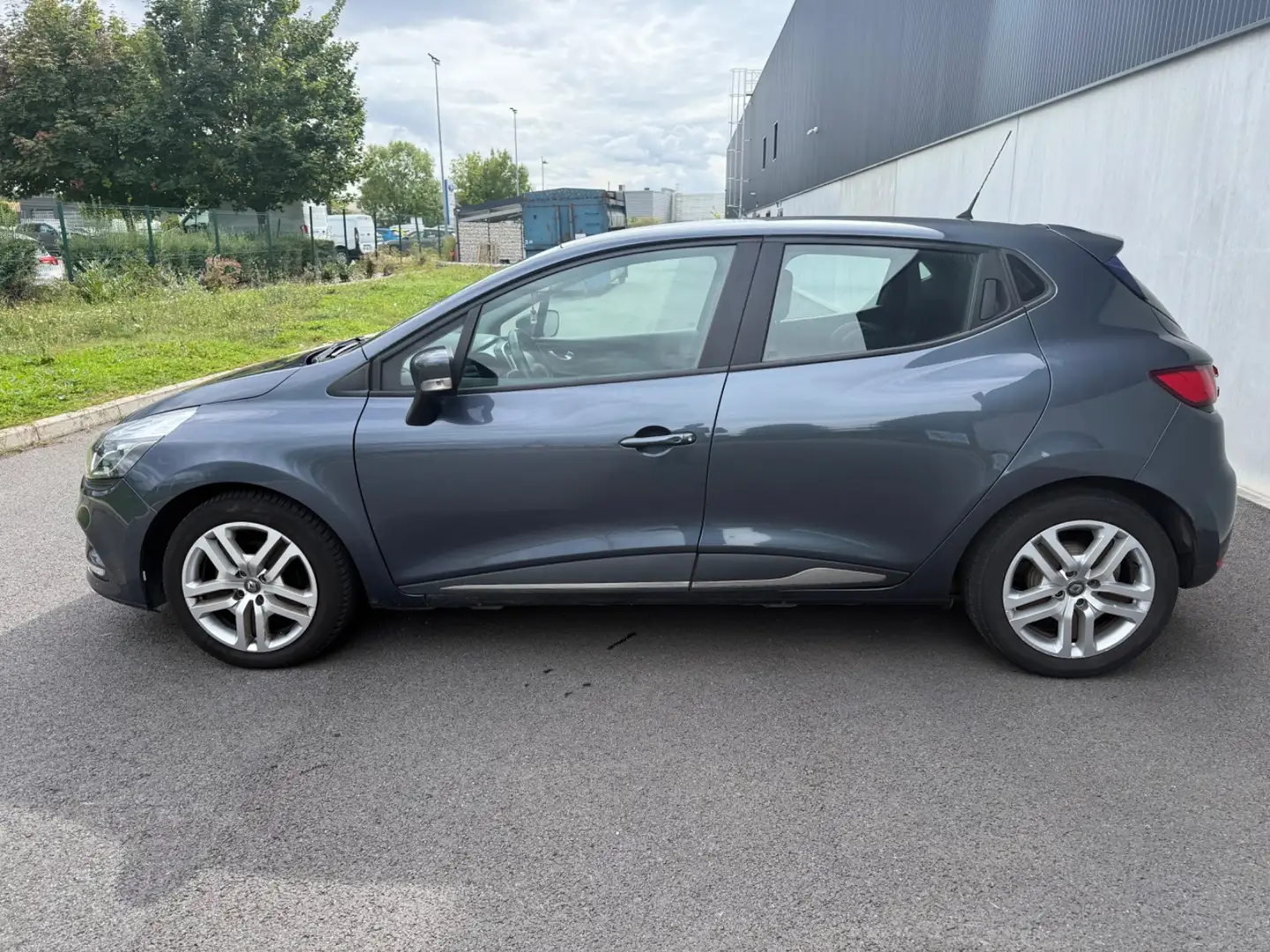 Renault Clio Clio dCi 75 Energy Zen Gris - 2