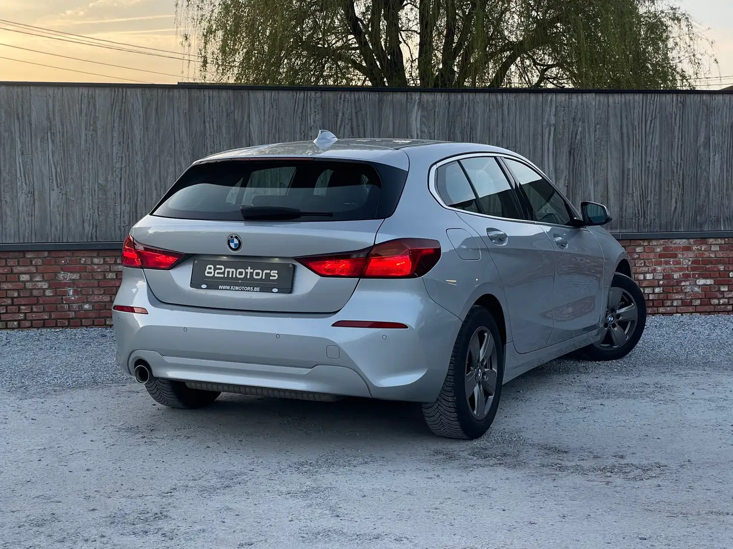 BMW 118 118i Aut./12-2019/benzine/carplay/cruise/airco Silber - 2