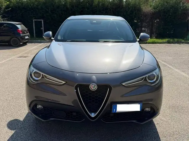 Alfa Romeo Stelvio 2.2 - PELLE - NAV. - 12 MESI DI GARANZIA -