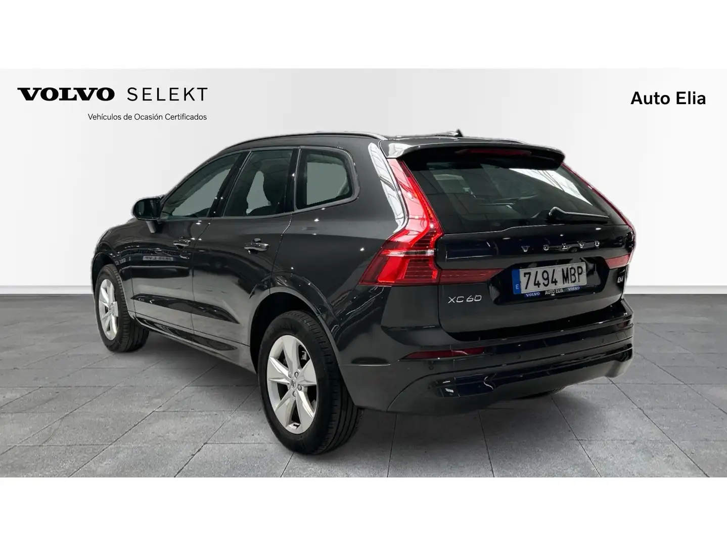 Volvo XC60 B4 Essential FWD Aut. Gris - 2