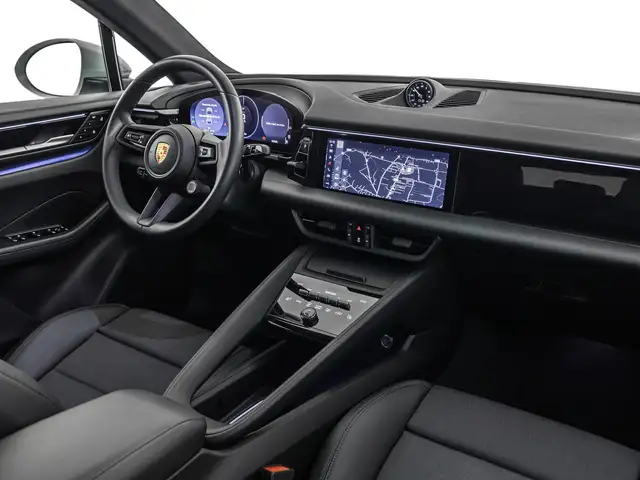 Porsche Macan view 10