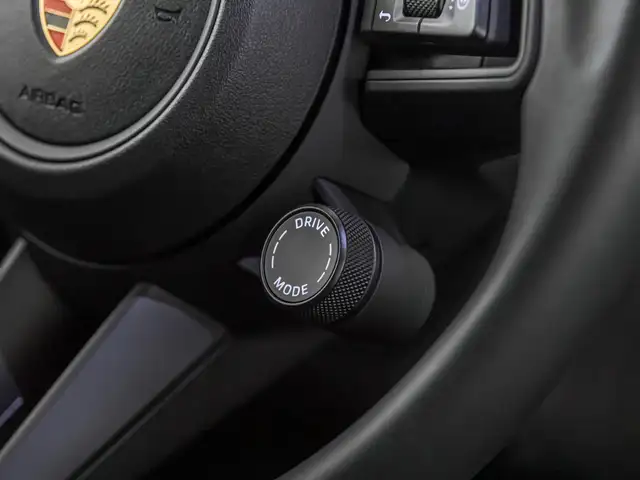 Porsche Macan view 18