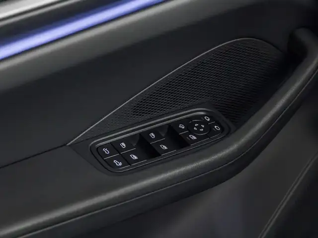Porsche Macan view 15