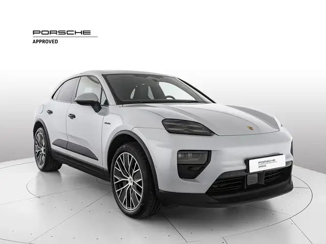 Porsche Macan view 7