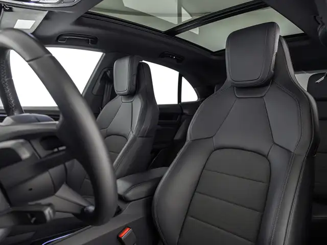 Porsche Macan view 12