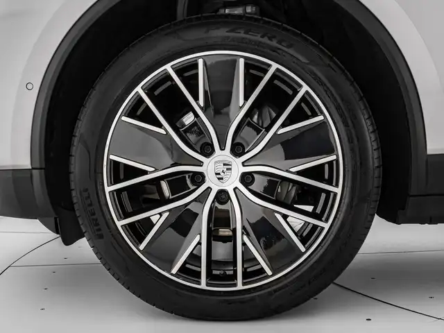 Porsche Macan view 9