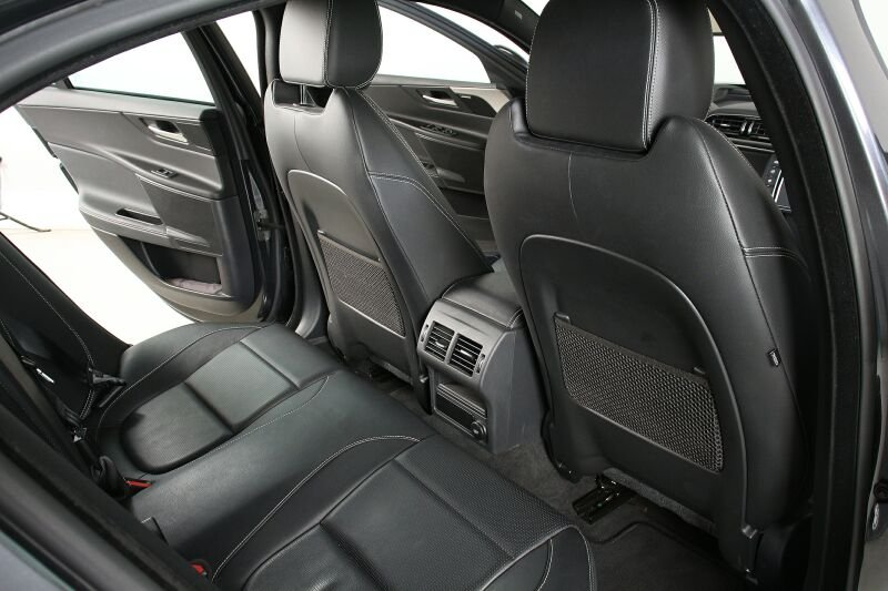 Jaguar XE 3.0 V6 S Sportpaket ACC Xen Navi el.Glasd — photo 7