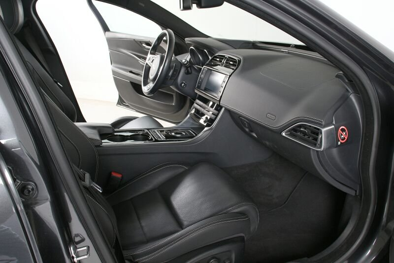 Jaguar XE 3.0 V6 S Sportpaket ACC Xen Navi el.Glasd — photo 6
