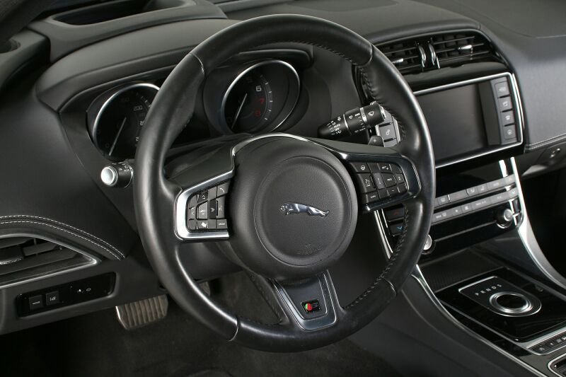 Jaguar XE 3.0 V6 S Sportpaket ACC Xen Navi el.Glasd — photo 11