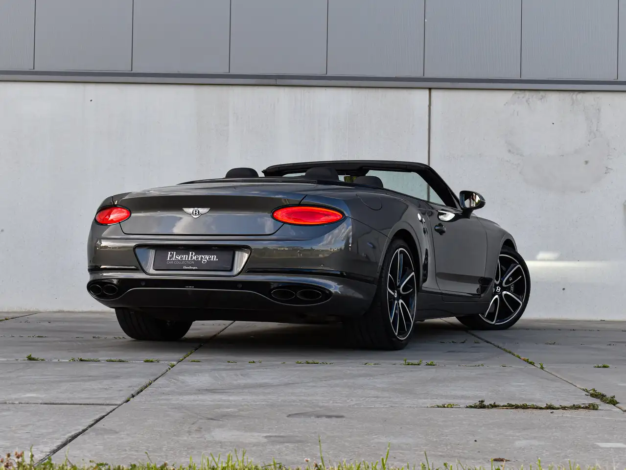 Bentley Continental GTC 2022 — фото 14