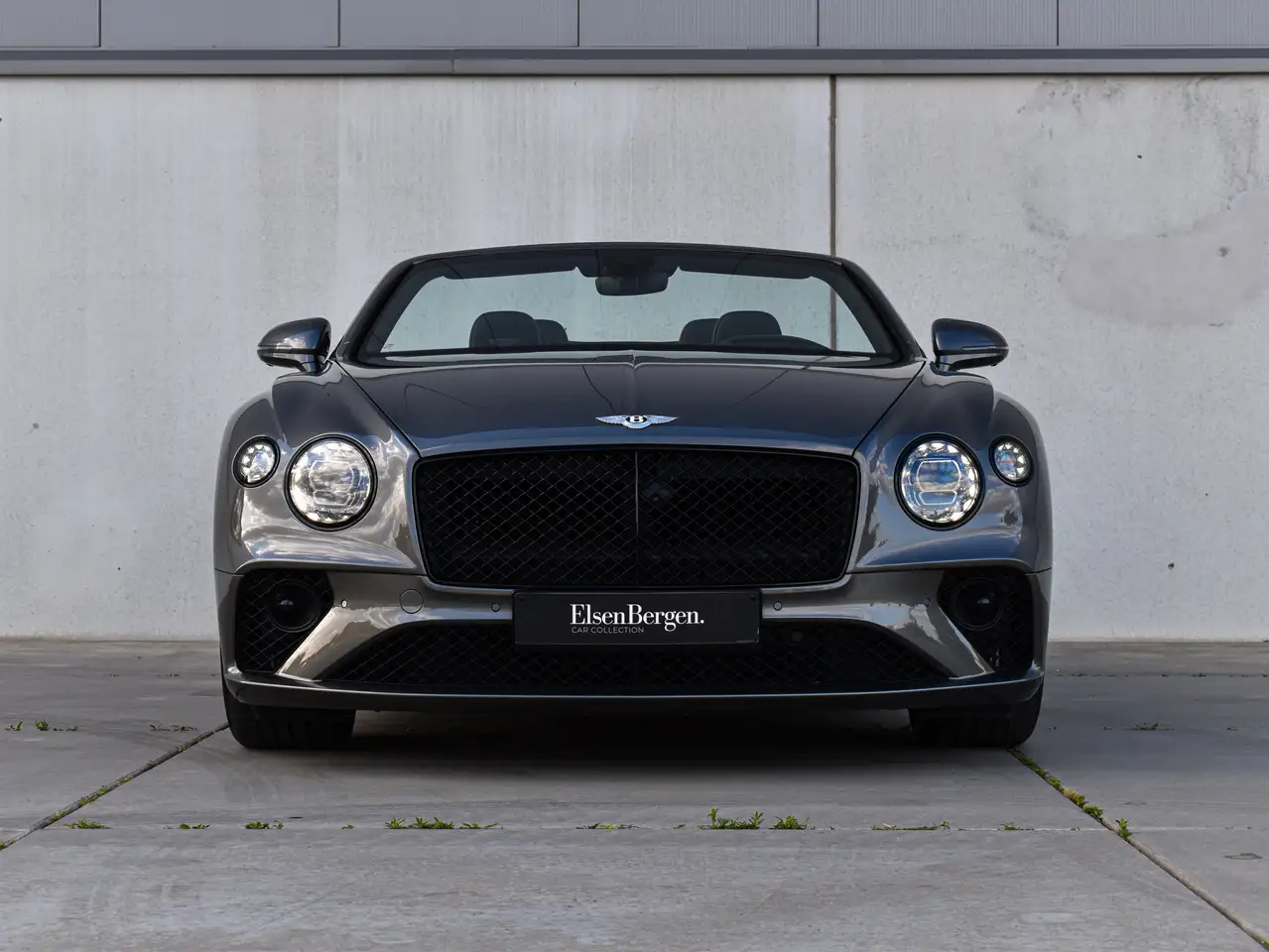 Bentley Continental GTC 2022 — фото 19