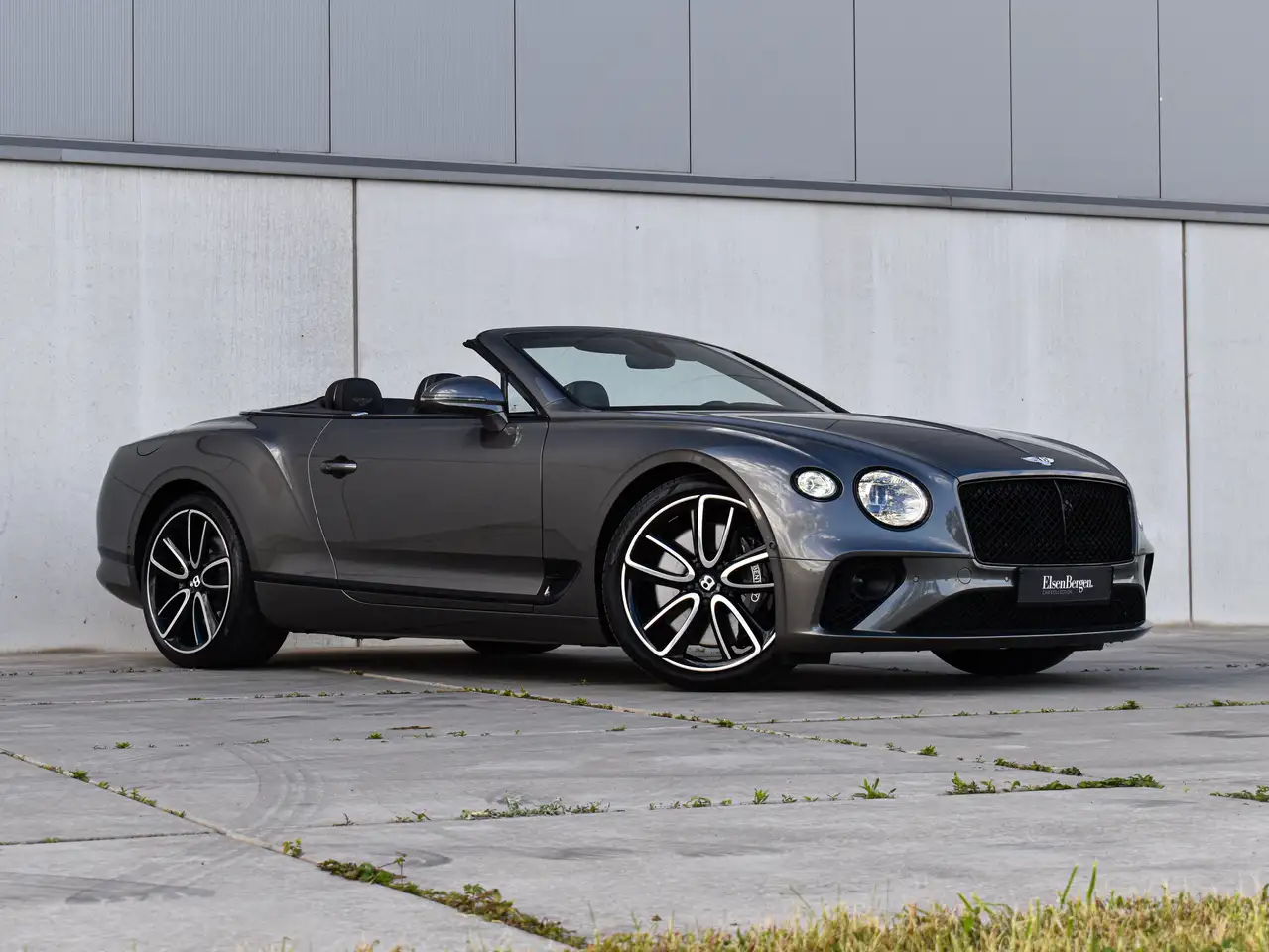 Bentley Continental GTC 2022 — фото 17