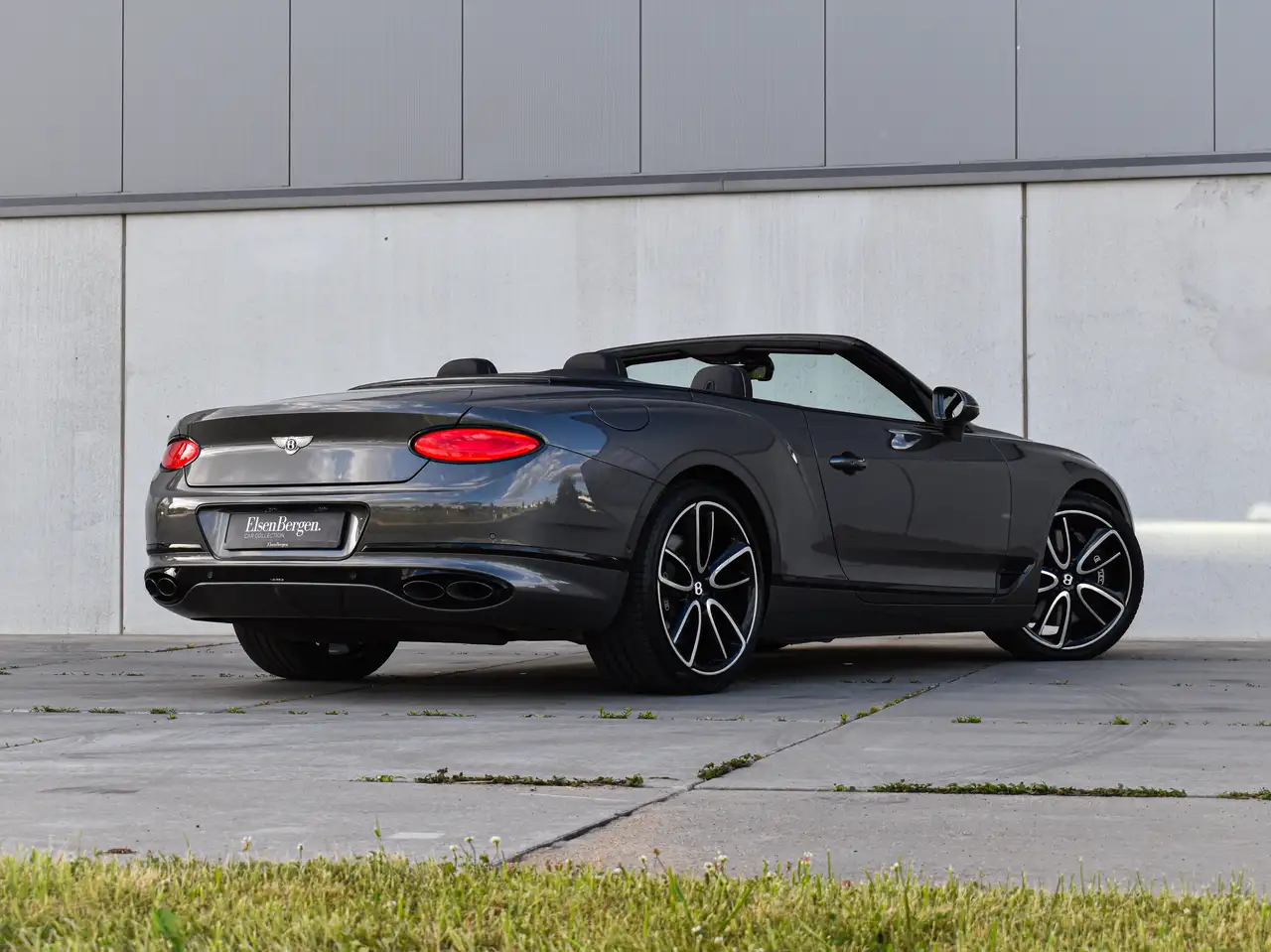 Bentley Continental GTC 2022 — фото 15
