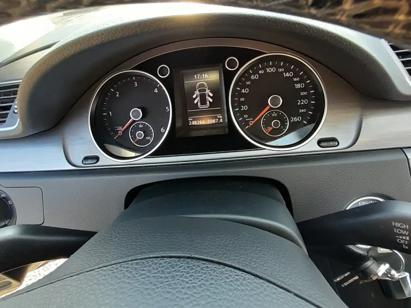 Volkswagen Passat Variant Grigio - 2