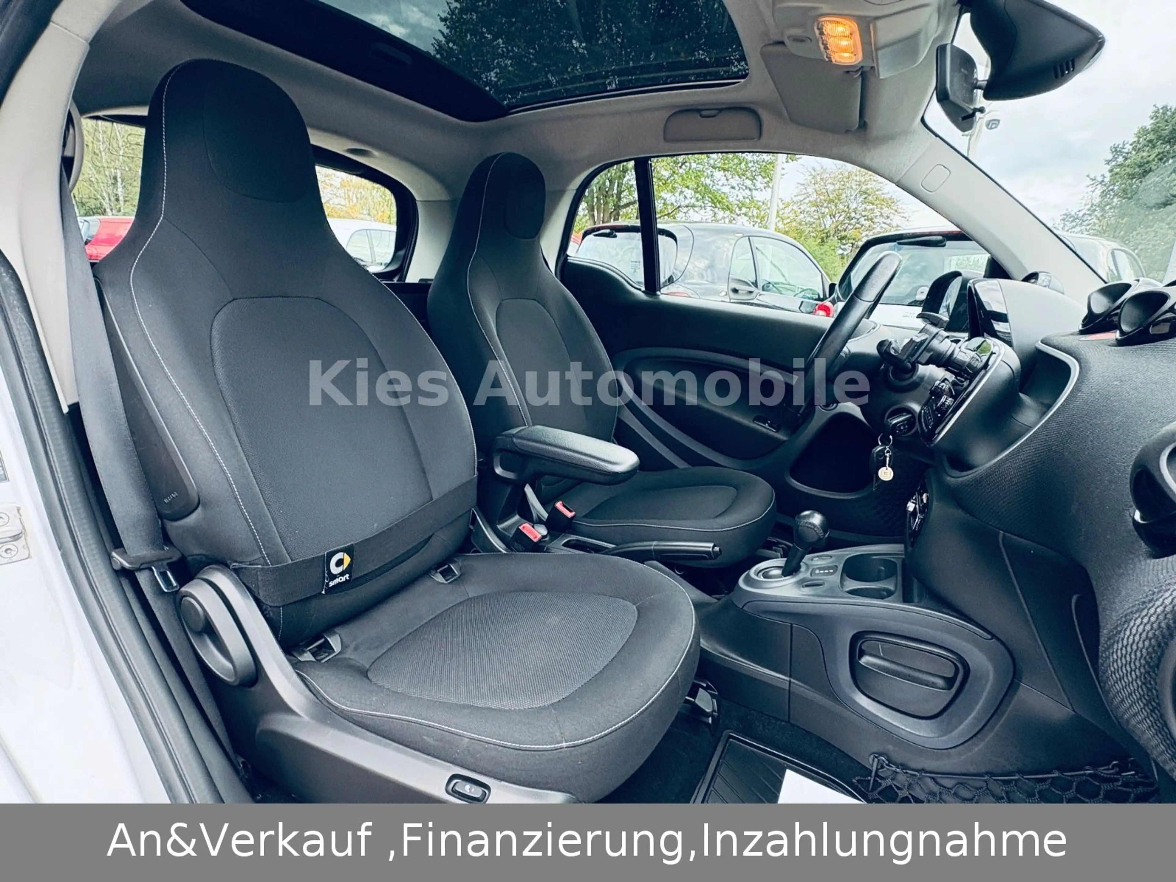 smart forTwo Passion 90Ps AUTOM/PANO/SITZ/KLIMA/2HAND — photo 13