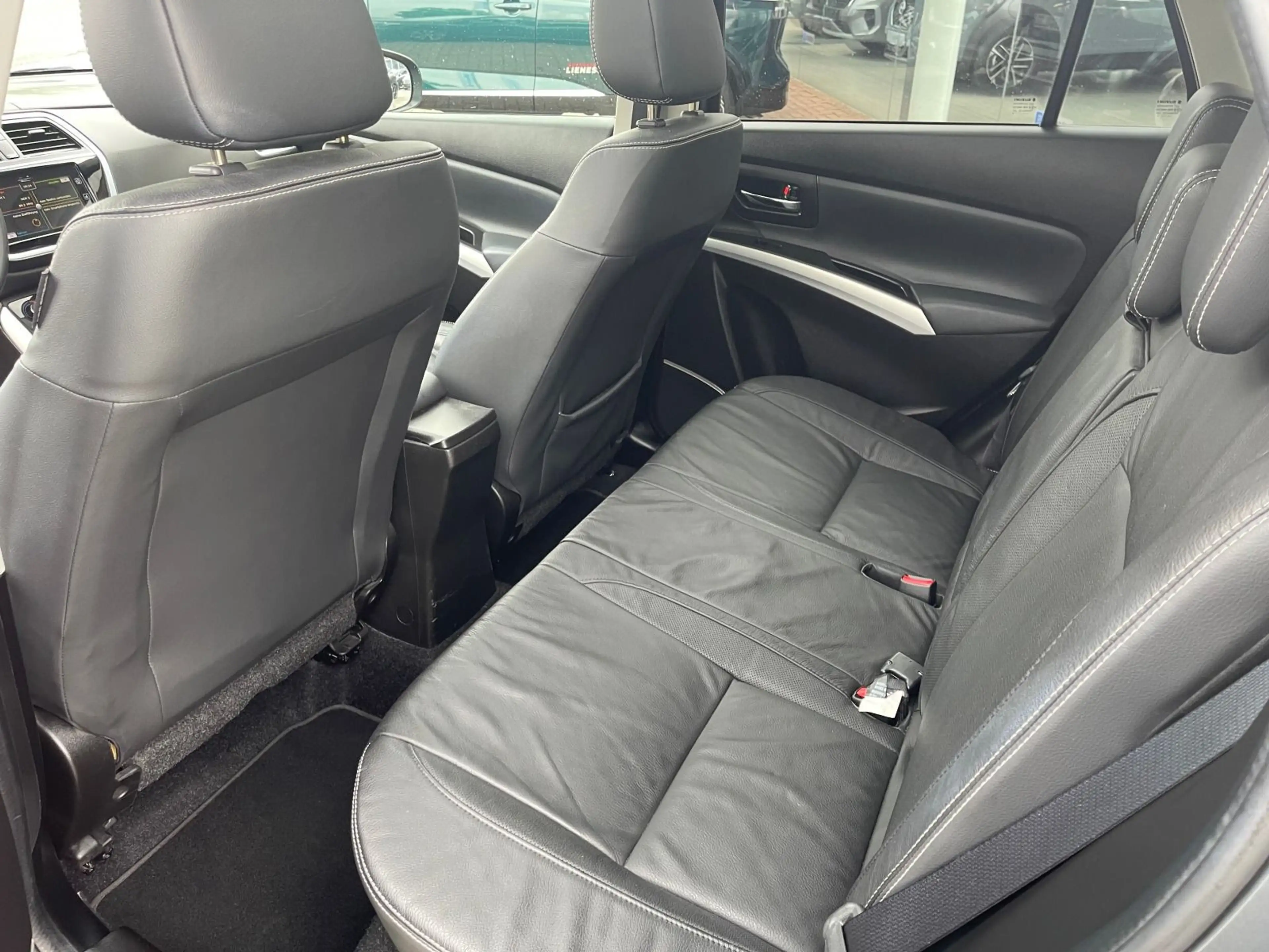 Suzuki SX4 S-Cross Comfort+ 4x4/AHK/Allwetter — photo 11