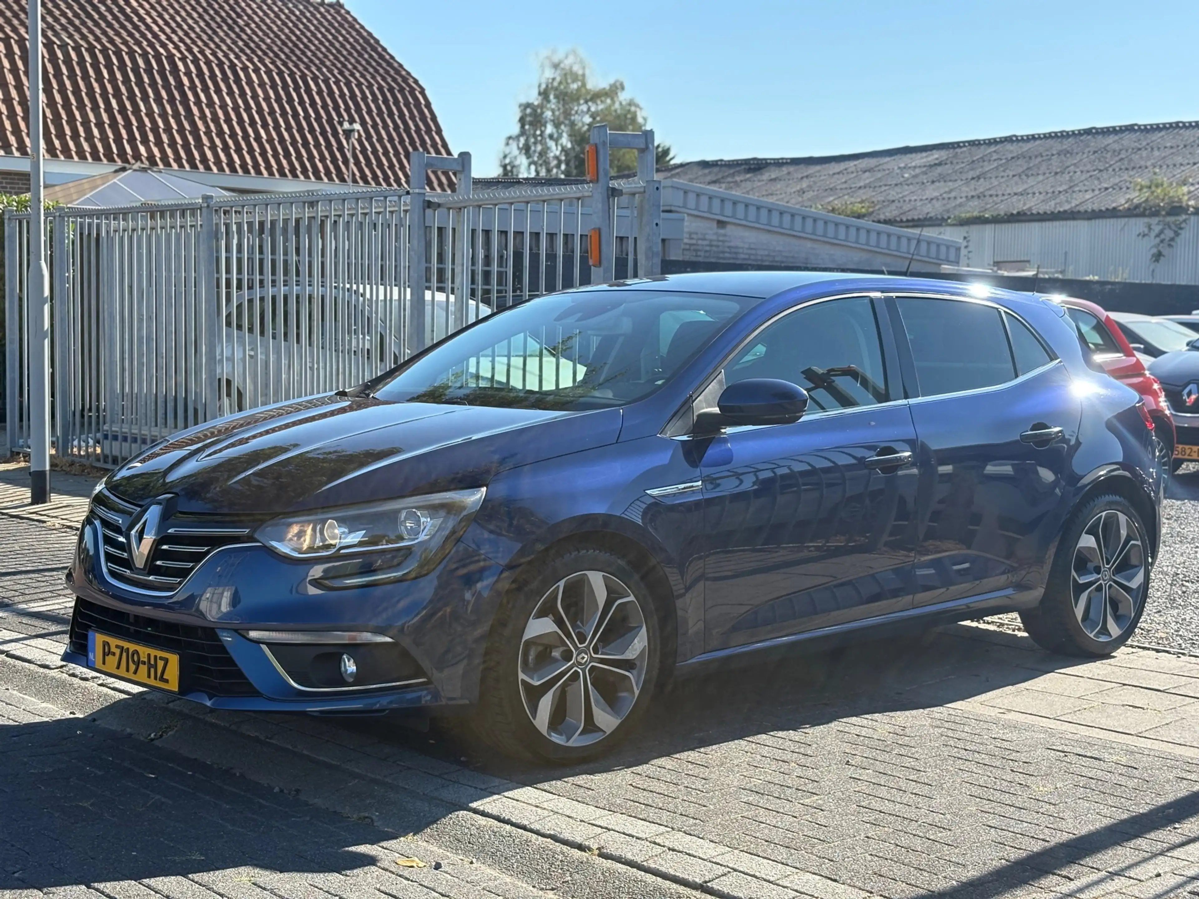 Renault Megane 1.2 TCe Bose| Navigatie | 18” LMV | Half Leder | S — photo 12