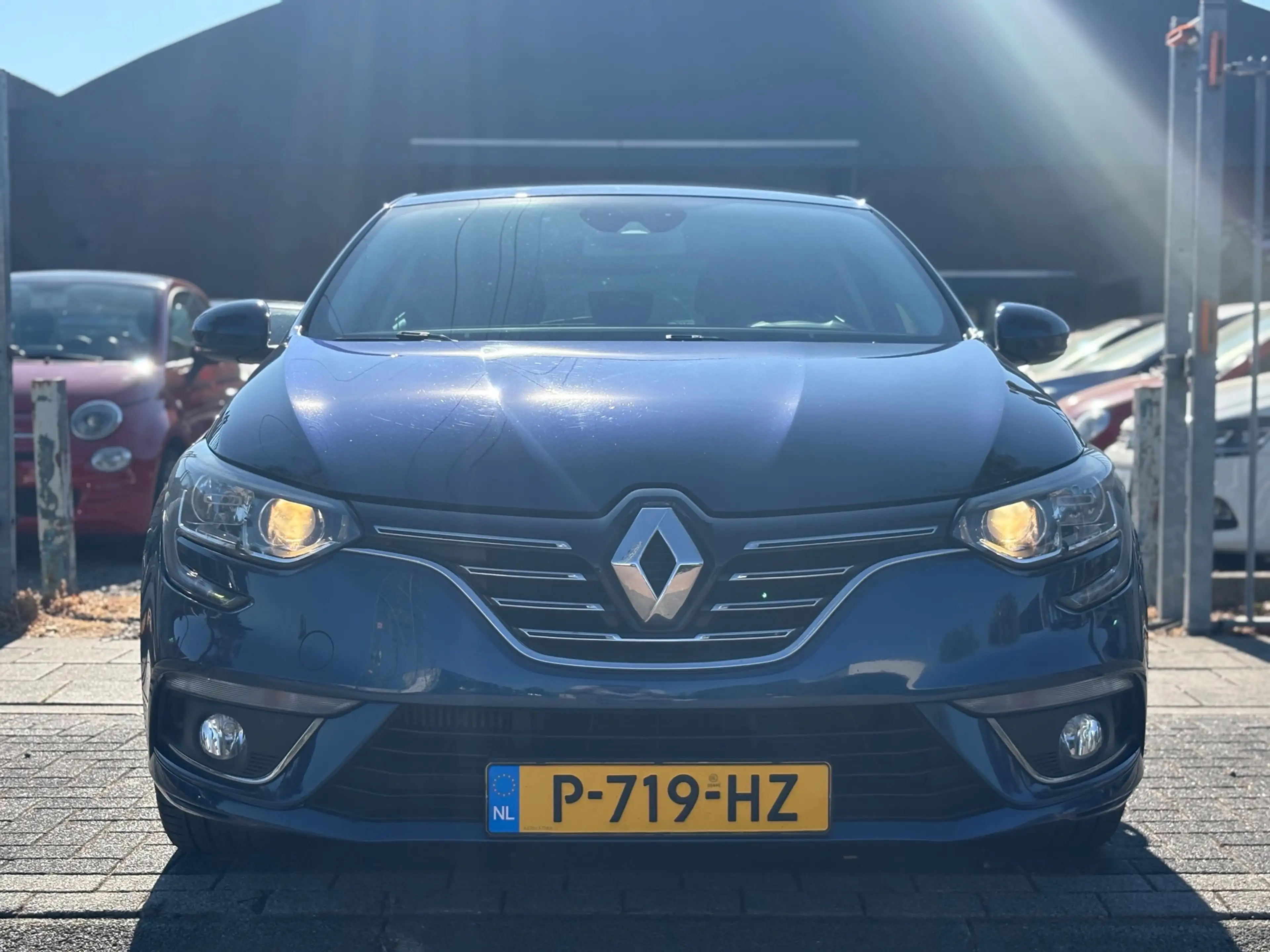 Renault Megane 1.2 TCe Bose| Navigatie | 18” LMV | Half Leder | S — photo 2