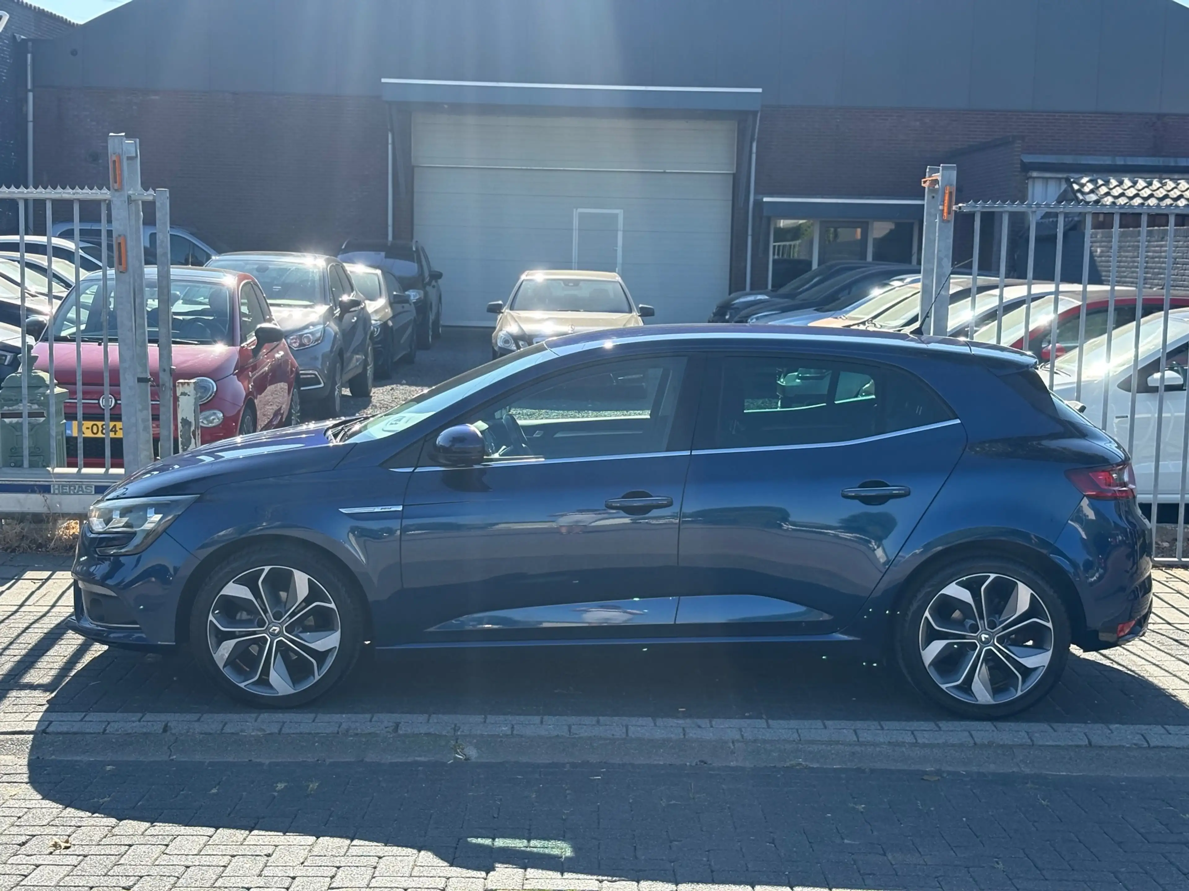 Renault Megane 1.2 TCe Bose| Navigatie | 18” LMV | Half Leder | S — photo 5