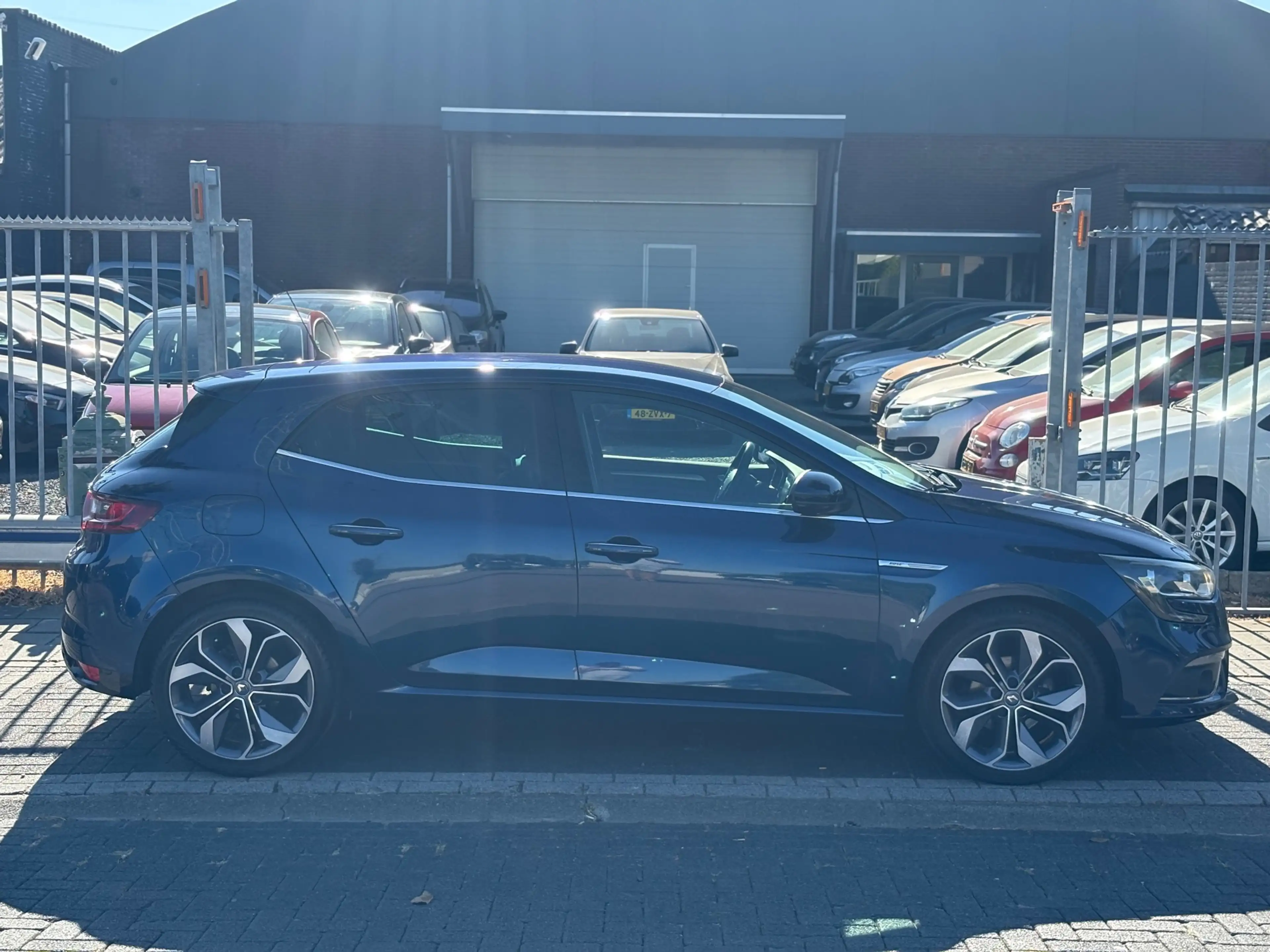Renault Megane 1.2 TCe Bose| Navigatie | 18” LMV | Half Leder | S — photo 14