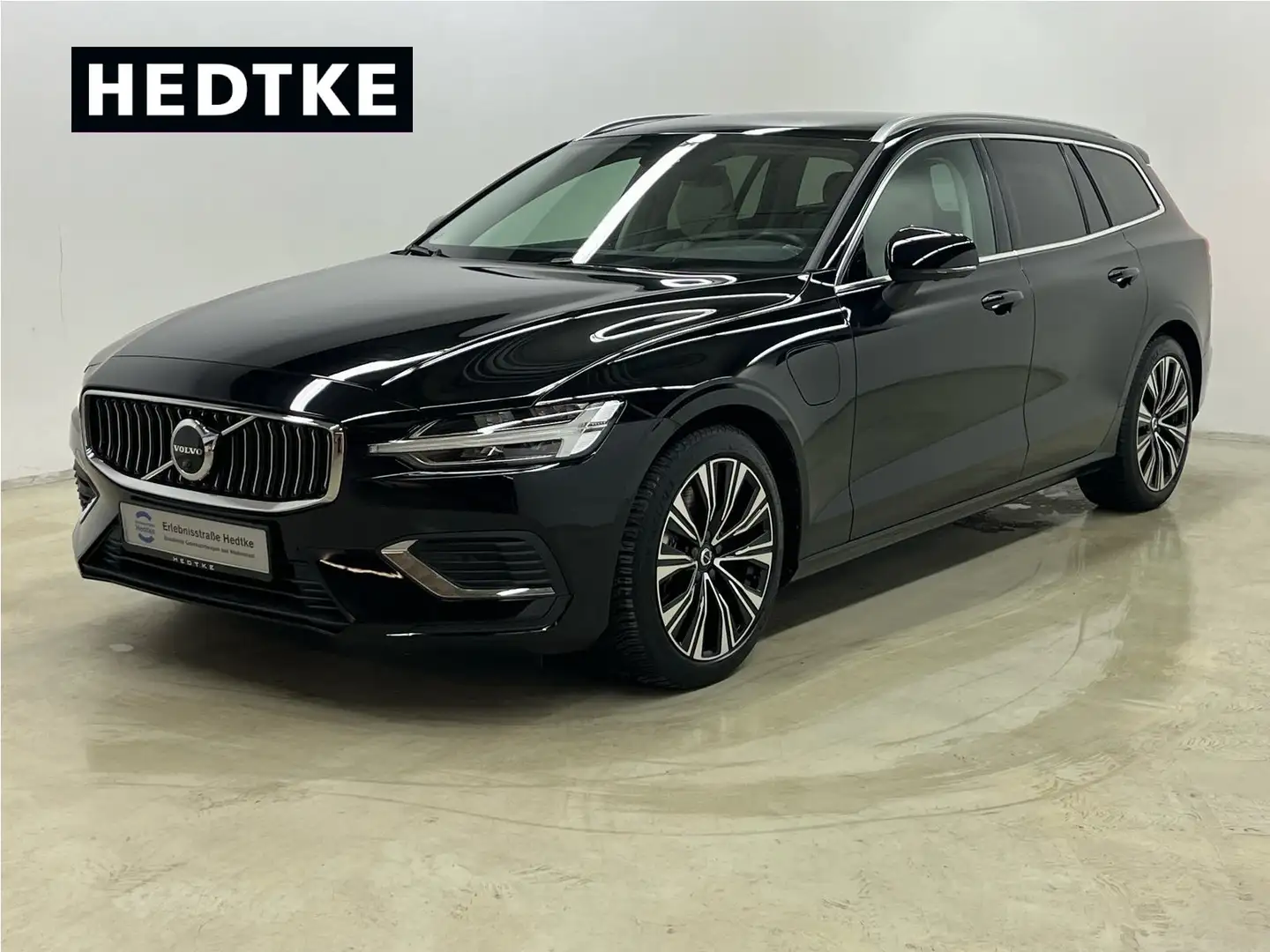 Volvo V60 T8 Recharge AWD Plus Bright 18"+H&K+360° Schwarz - 1
