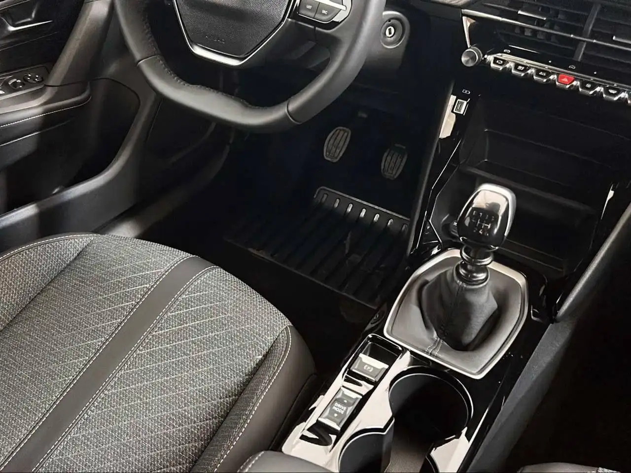 Peugeot 2008 PureTech 100 S&S Allure 25