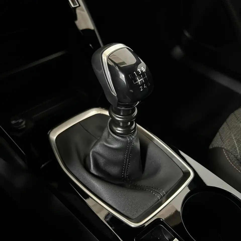 Peugeot 2008 PureTech 100 S&S Allure 26