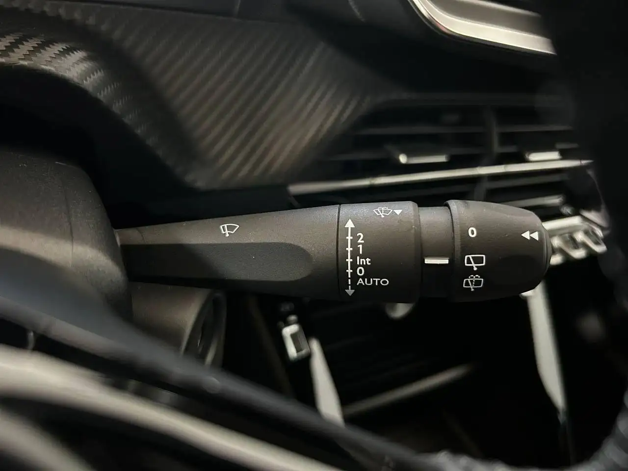 Peugeot 2008 PureTech 100 S&S Allure 15