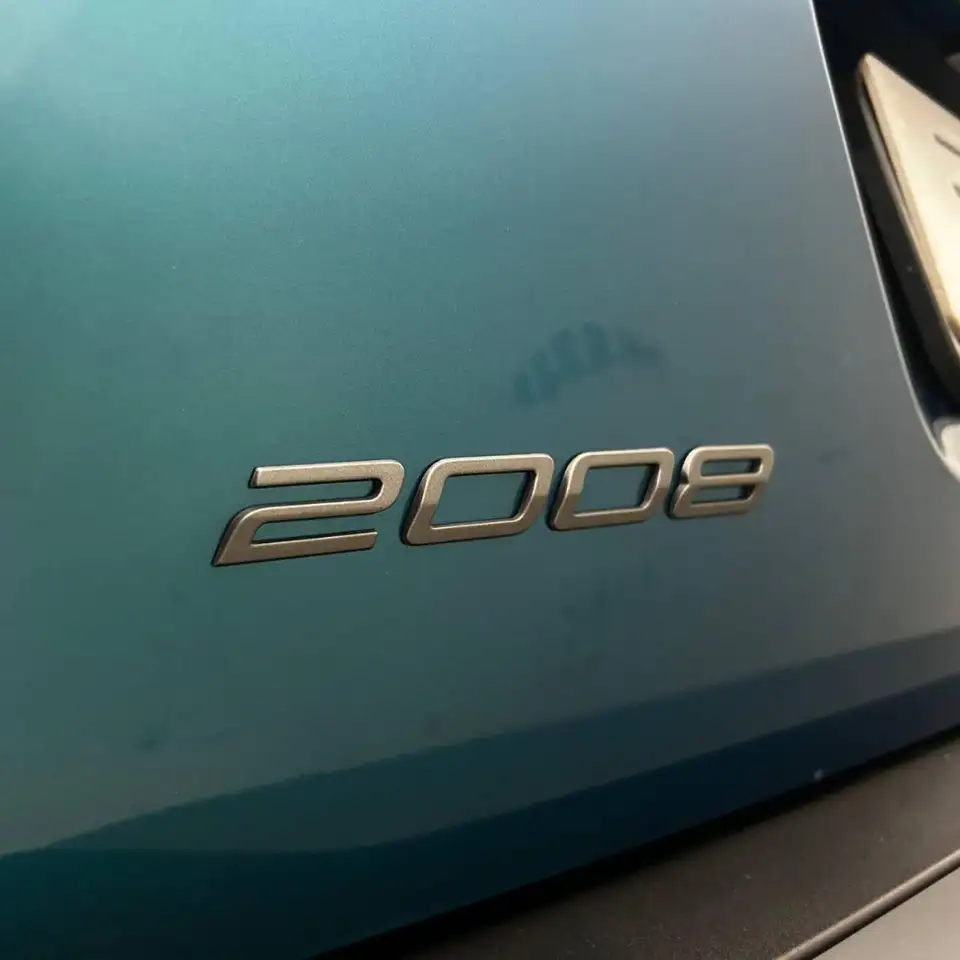 Peugeot 2008 PureTech 100 S&S Allure 38