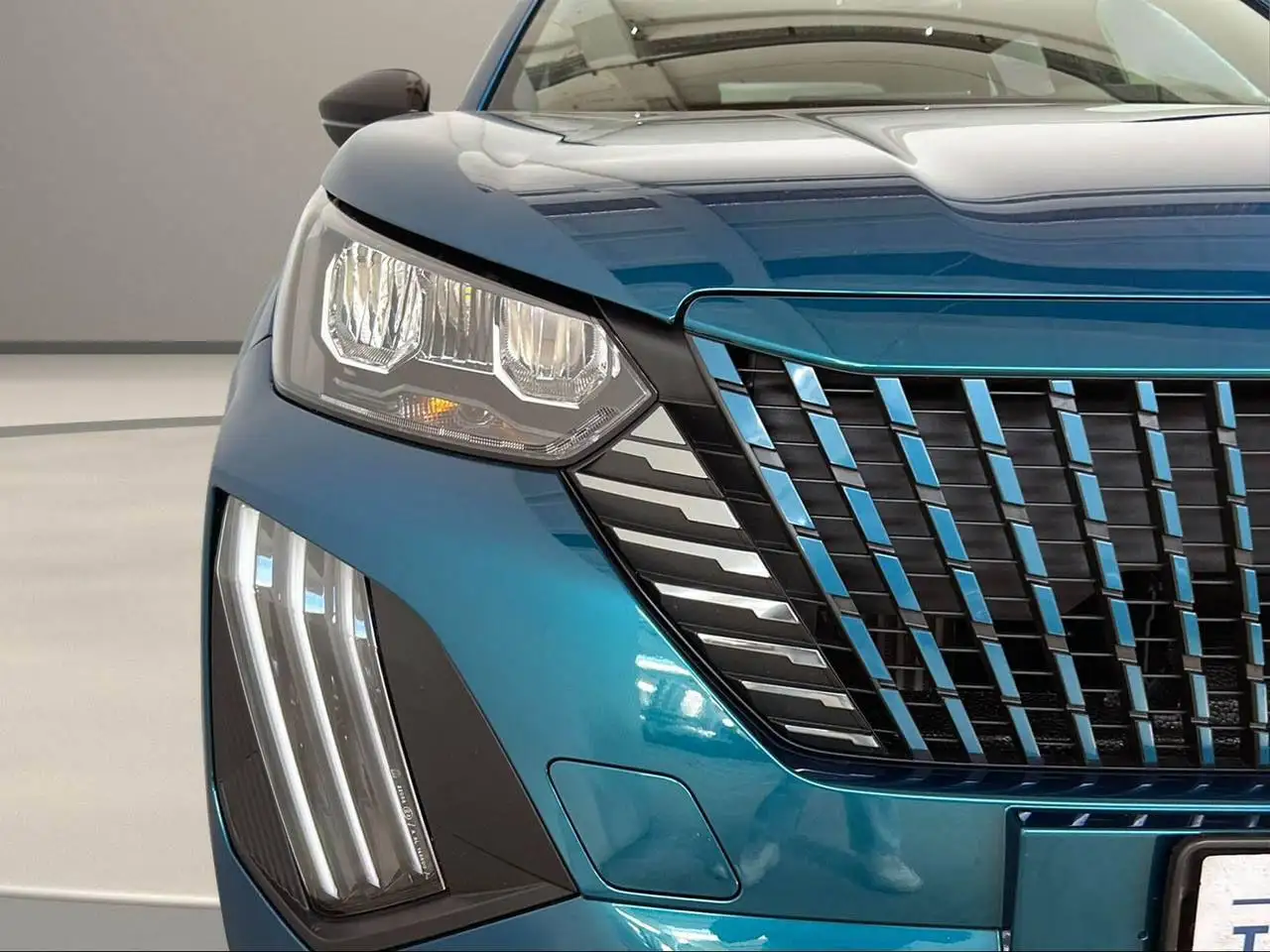 Peugeot 2008 PureTech 100 S&S Allure 32