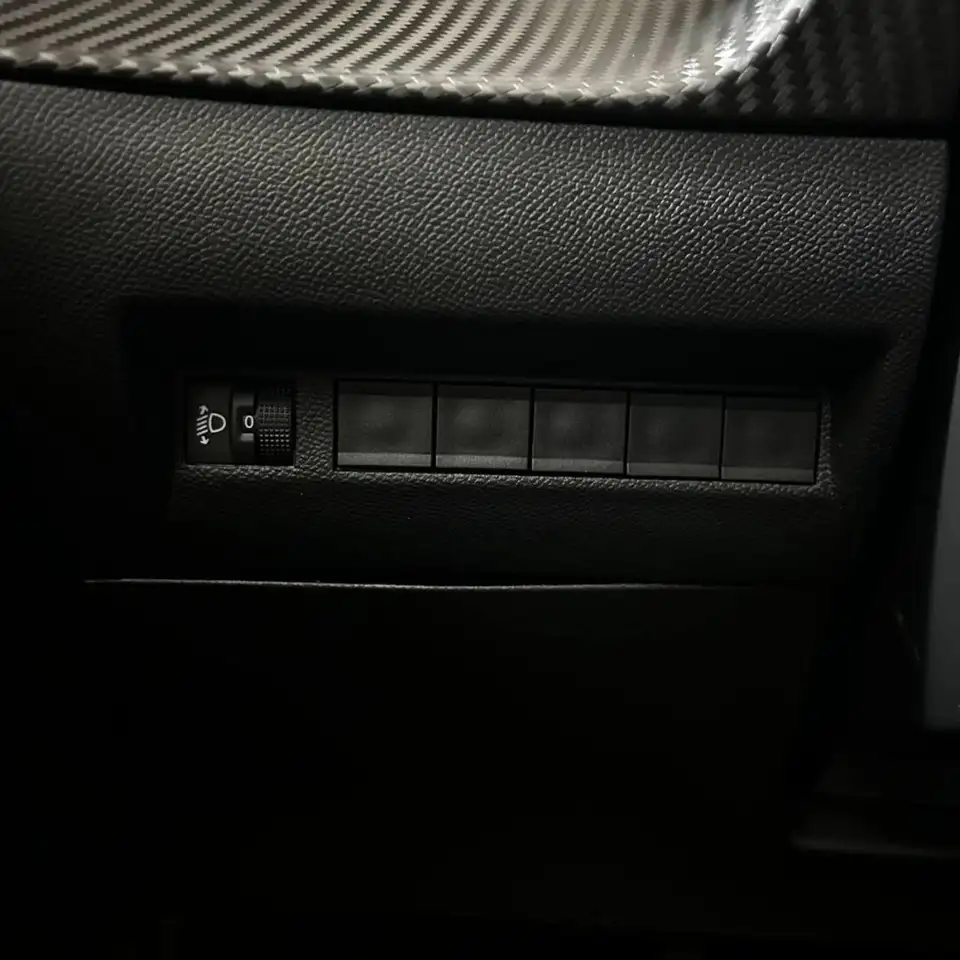 Peugeot 2008 PureTech 100 S&S Allure 29