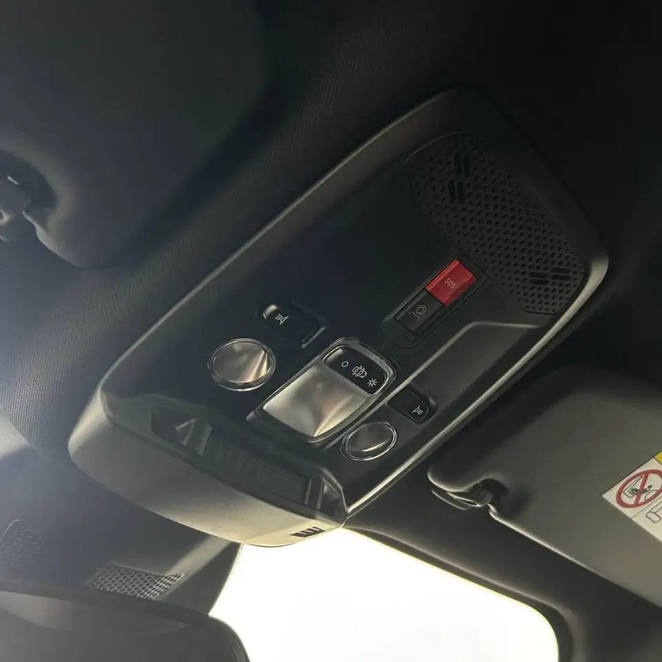 Peugeot 2008 PureTech 100 S&S Allure 28