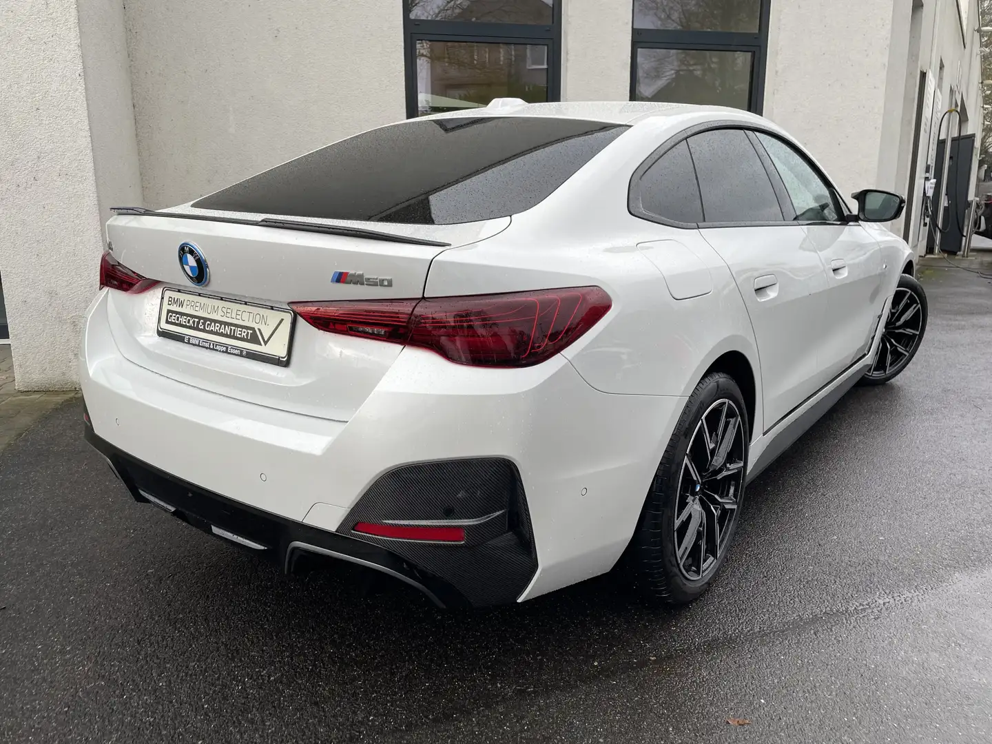 BMW i4 M50 xDrive M Sport Pro || 360° AHK el.Sitz Weiß - 2