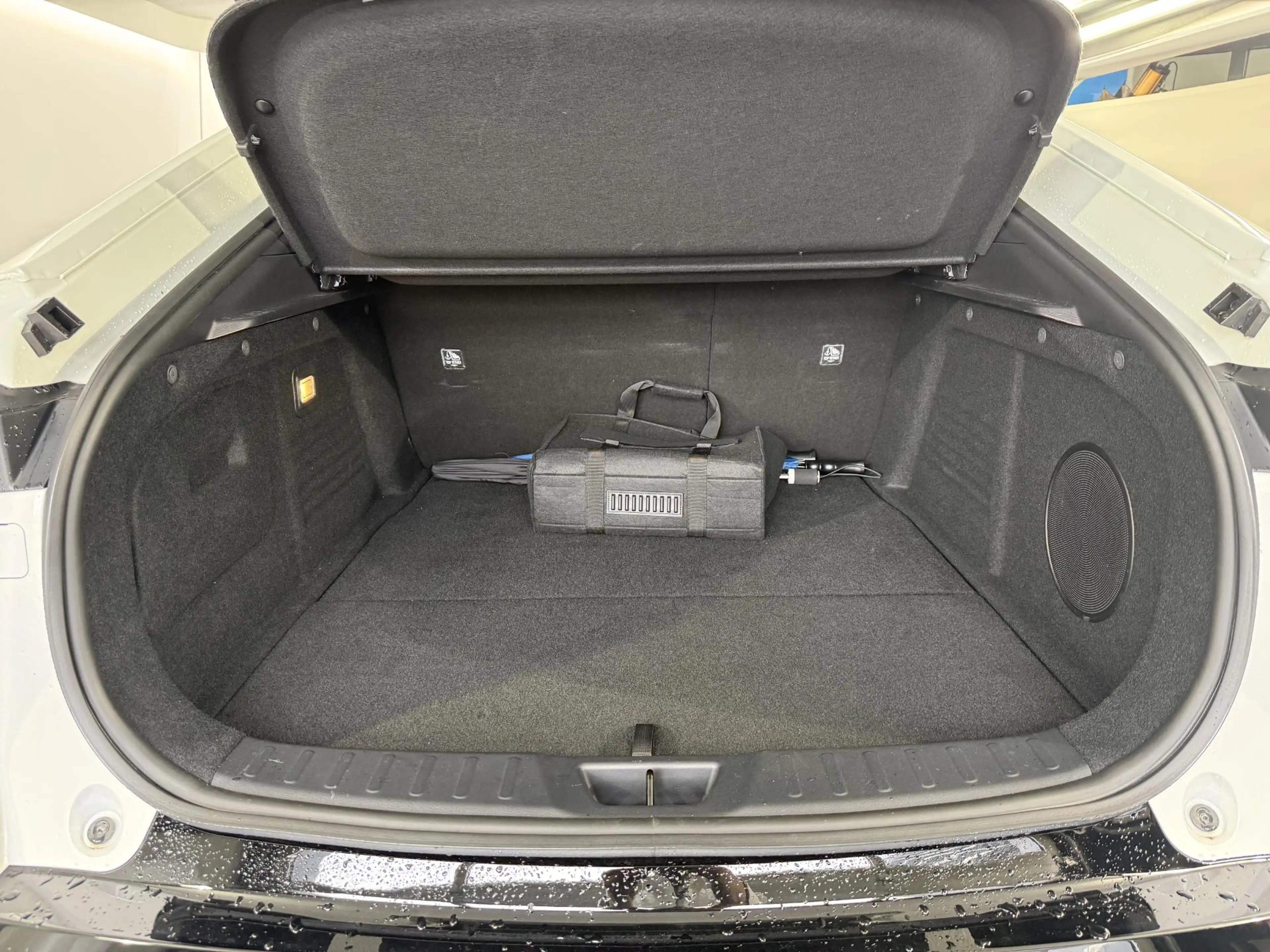Mazda 6e Takumi 68.8 kWh / Dealer demo / trekhaak / Direct — photo 6