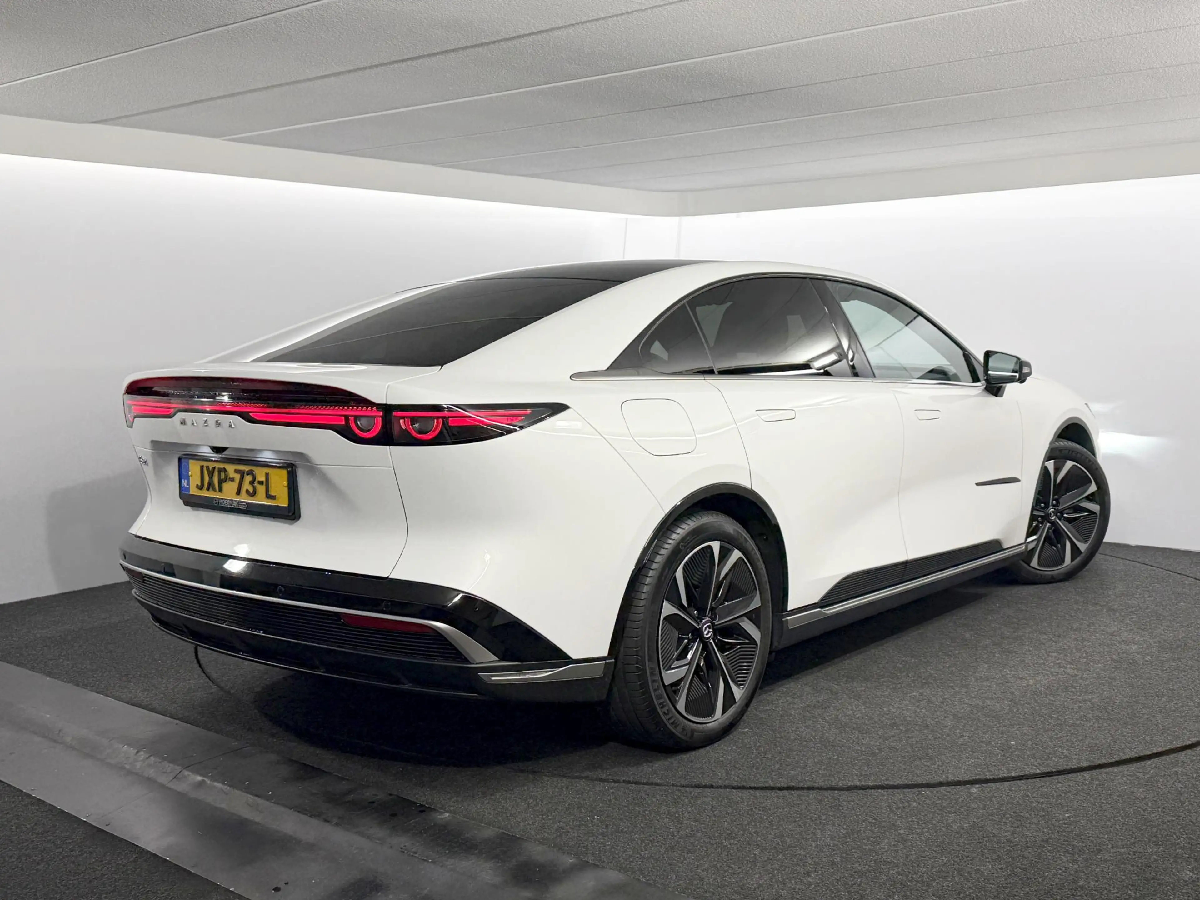 Mazda 6e Takumi 68.8 kWh / Dealer demo / trekhaak / Direct — photo 3