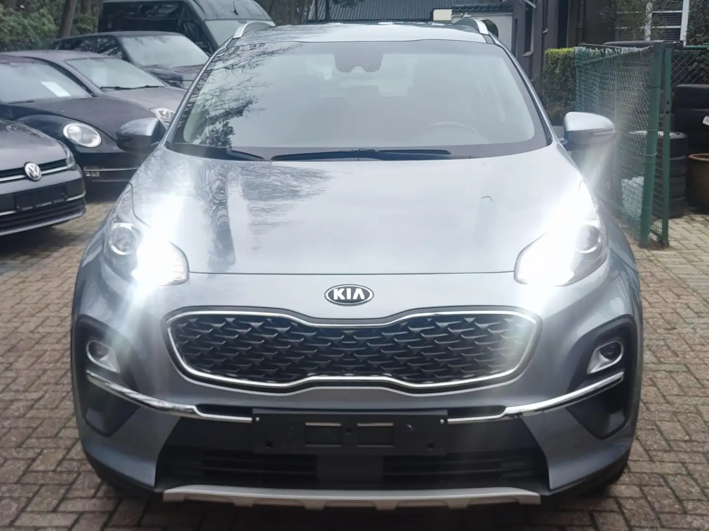 Kia Sportage MORE 1.6 ISG !!! 40000 KM / NIEUWSTAAT !!! Grau - 2
