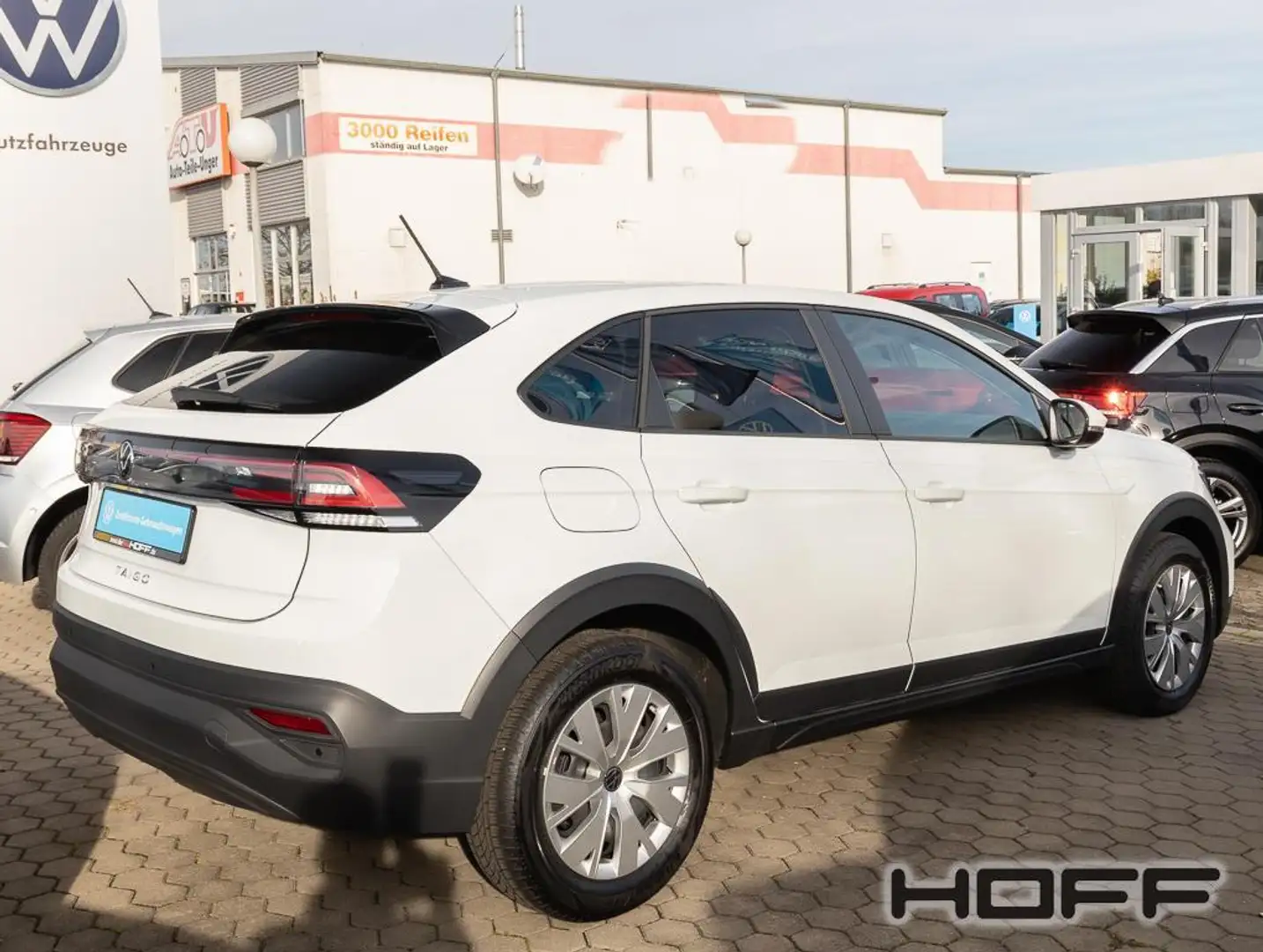 Volkswagen Taigo 1.0 TSI Basis AppConnect PDC LED LANE ASSIST SHZ Wit - 2