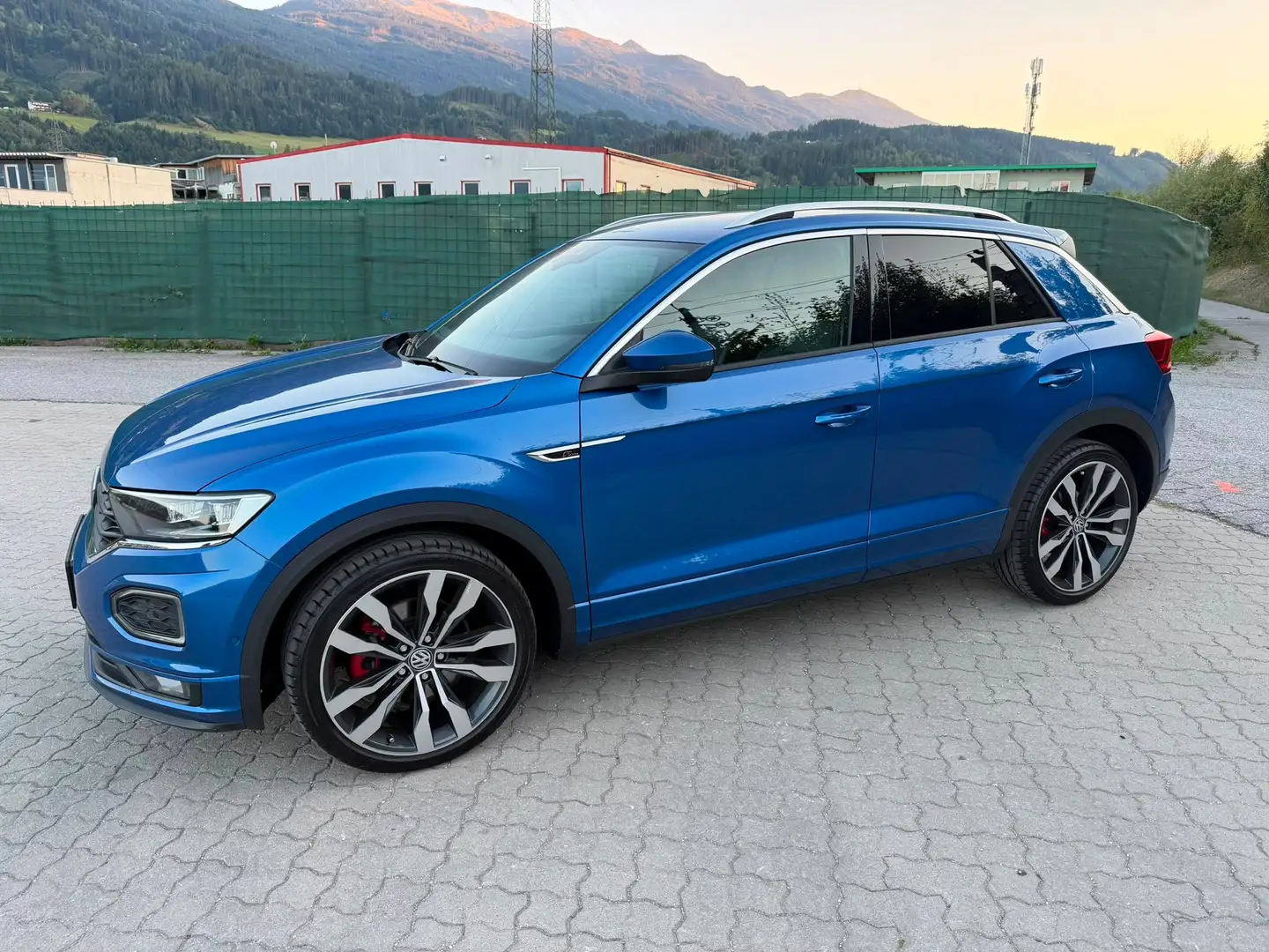 Volkswagen T-Roc R-LINE// 4Motion *TOP AUSSTATTUNG* Blau - 2