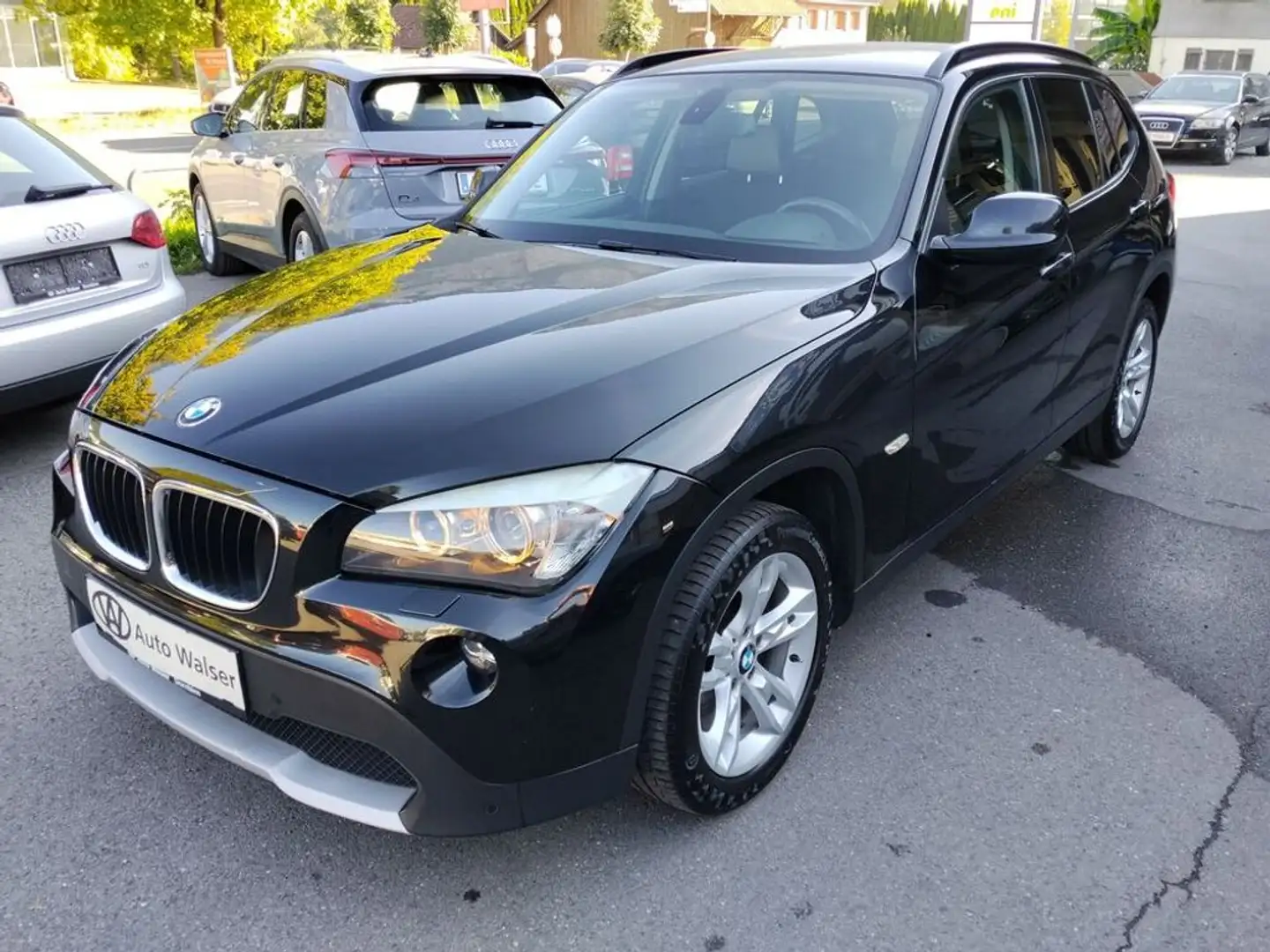 BMW X1 xDrive 18d Aut. Schwarz - 1