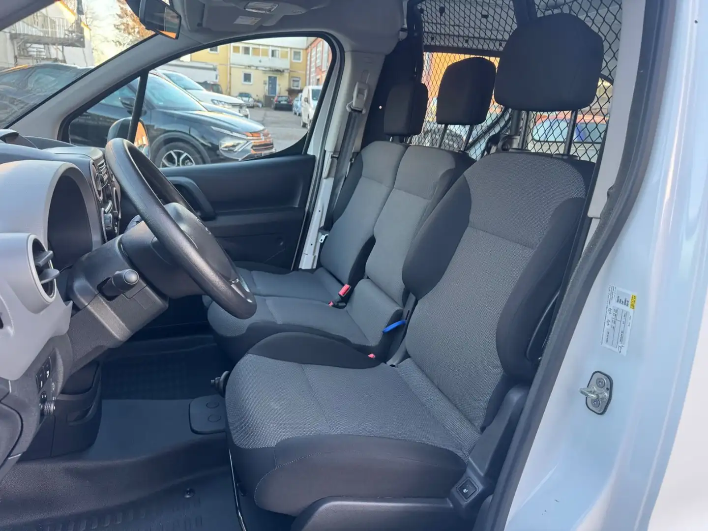 Peugeot Partner -E L1 Electric Kasten/Klima/SZH/PDC/3-S. Weiß - 2