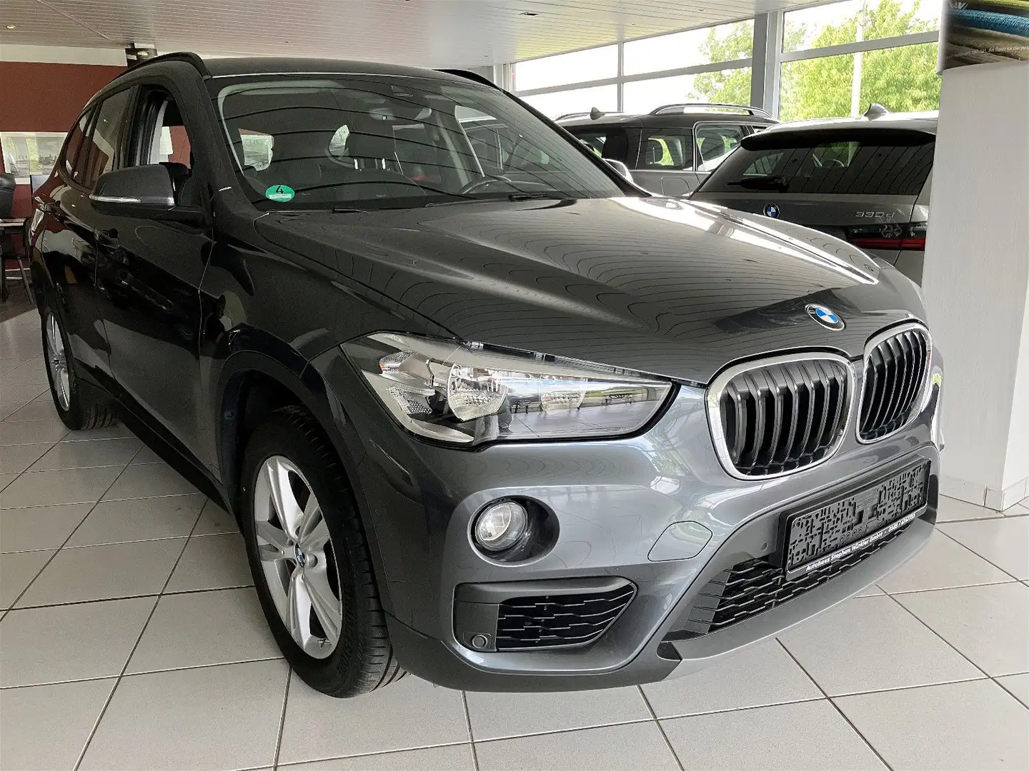 BMW X1 1.8iA BusinessPaket/LED/Navi/CD/Garantie Gris - 1