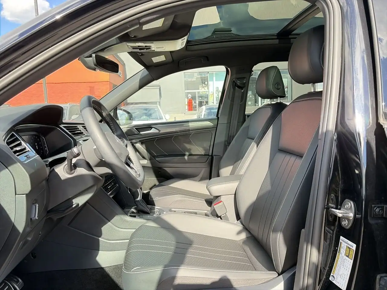 Volkswagen Tiguan снимка Volkswagen Tiguan